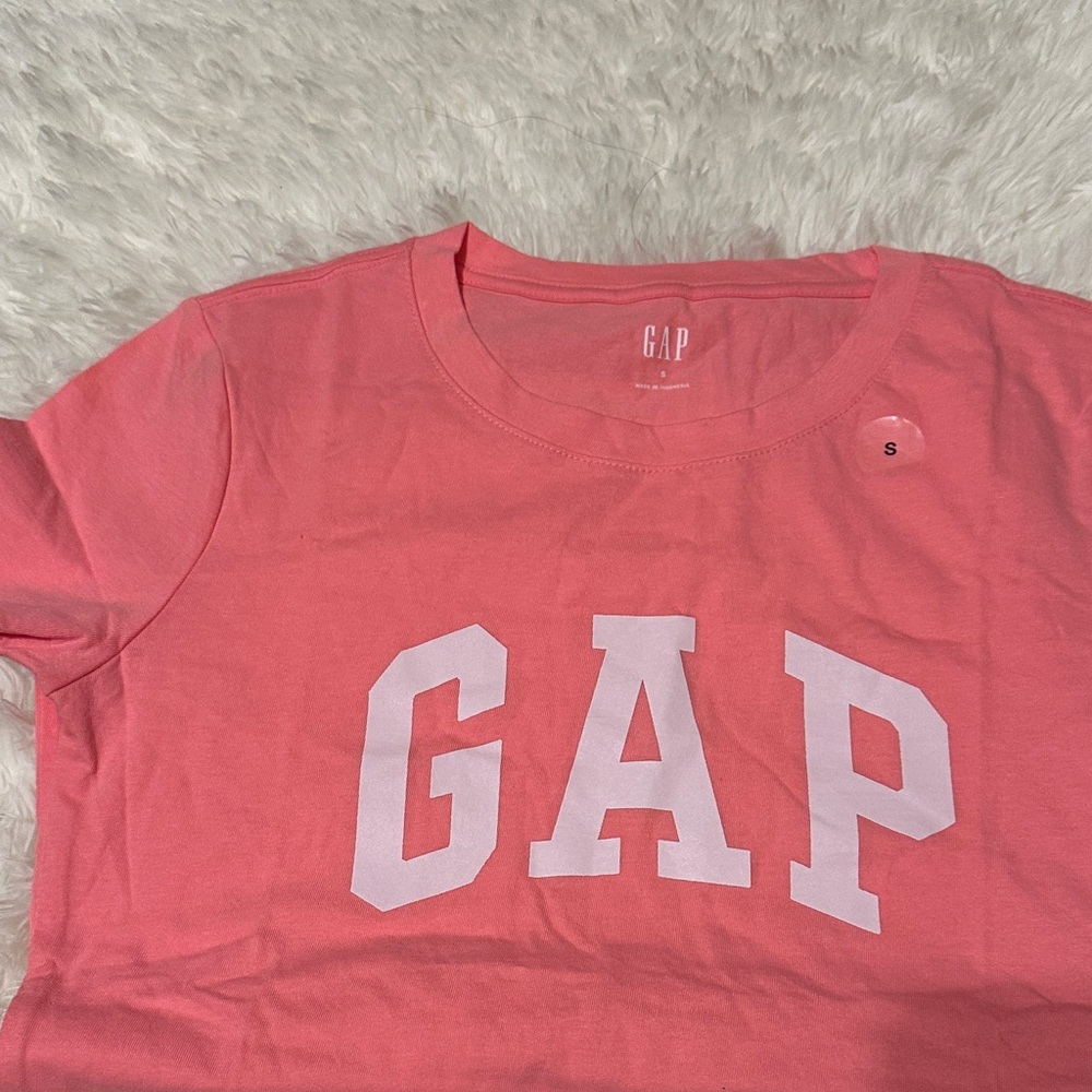 GAP Coral Tee with Logo
